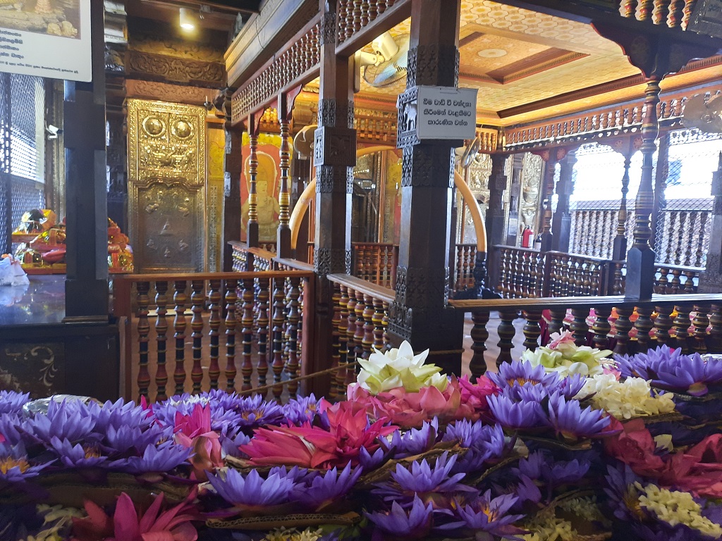 Świątynia Zęba Buddy Sri Dalada Maligawa kandy sri lanka